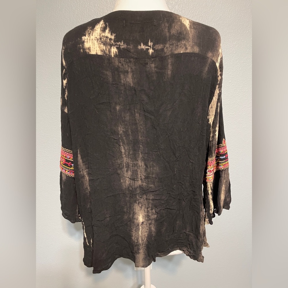 Calessa Black Embroidered Tunic Top Floral Tie Dye Boho Artsy Western Indie 2X - Picture 3 of 10